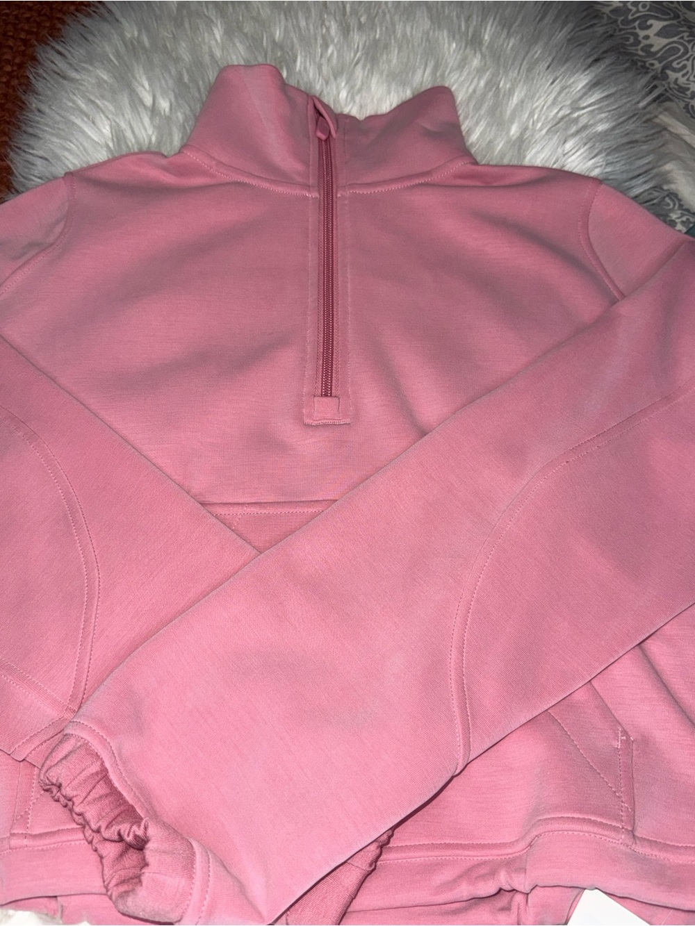 Lululemon Sz 2 nwt Brushed Softstreme
Half Zip pink tide nwt pink tide